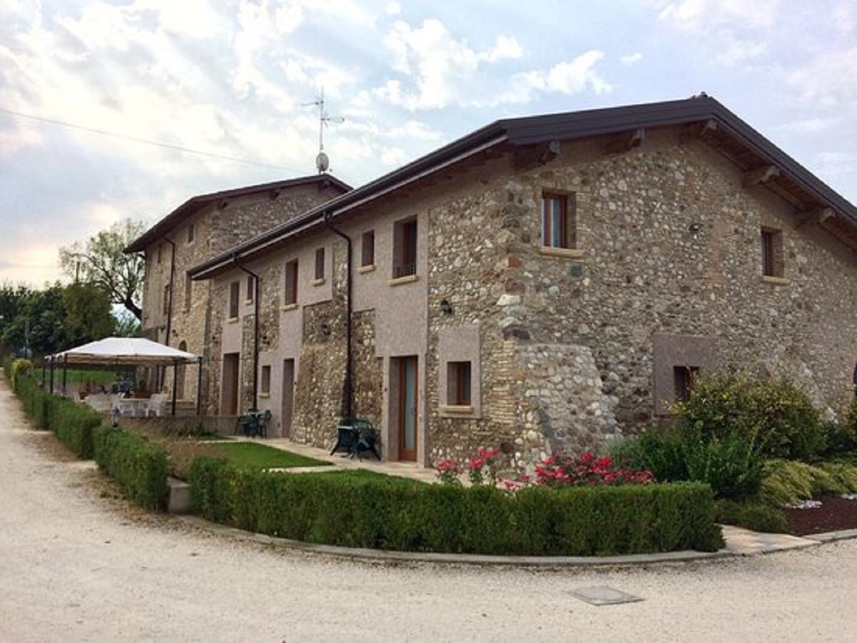 Corte La Sacca Farm stay Pozzolengo